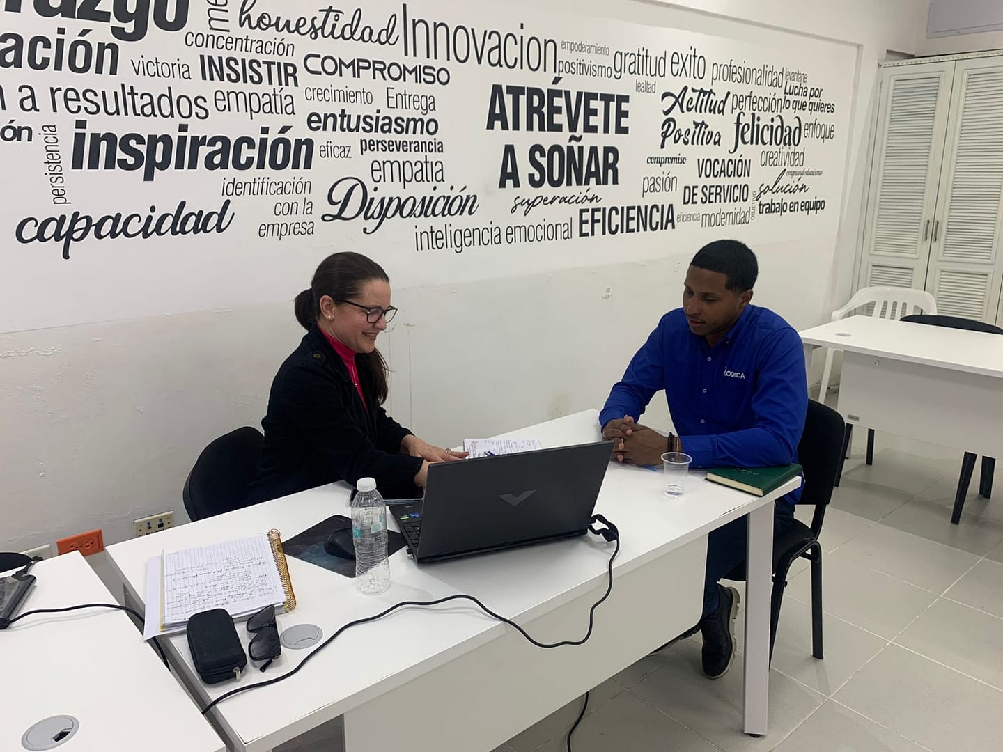 Sesión de coaching y mentoring para el desarrollo de liderazgo y habilidades profesionales